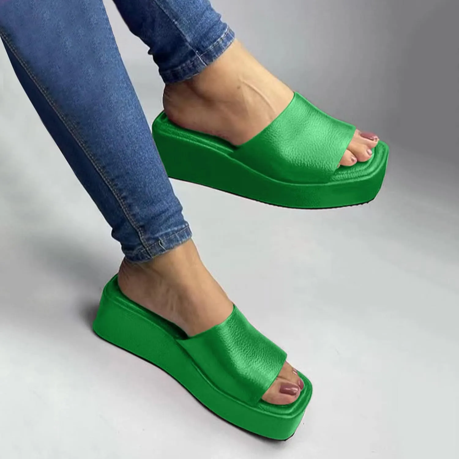 2025 Fashion Flat Womens Sandals Women Slippers Fashion New Pattern Color Summer Thick Bottom Flat Comfortable Large