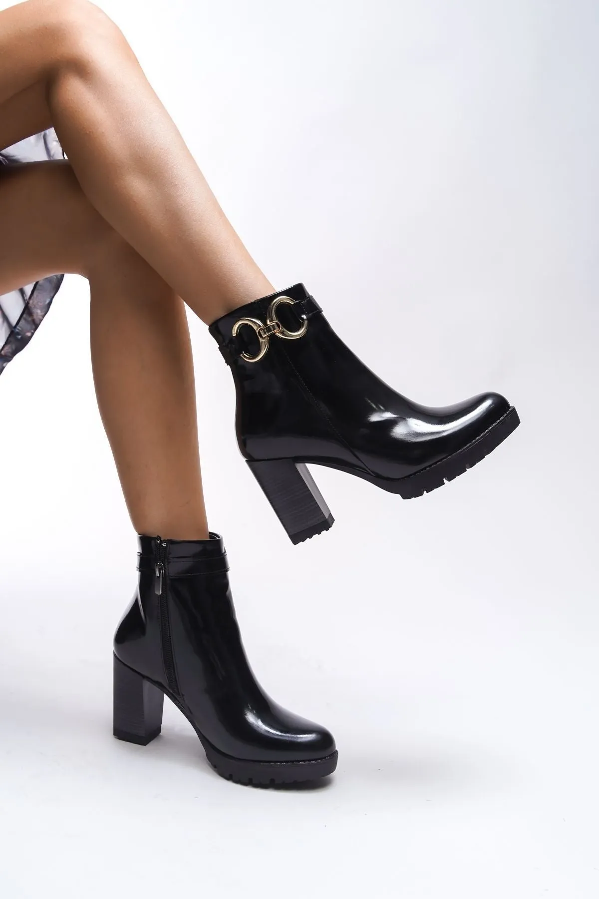 Beiverra women's chain detailed high heeled boat 0012502 black patent leather
