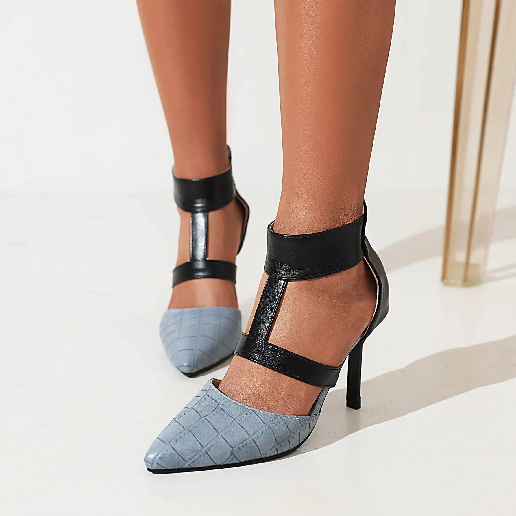 Bigsizeheels T Strap Pointed Toe Stiletto Heels Sandals - Blue