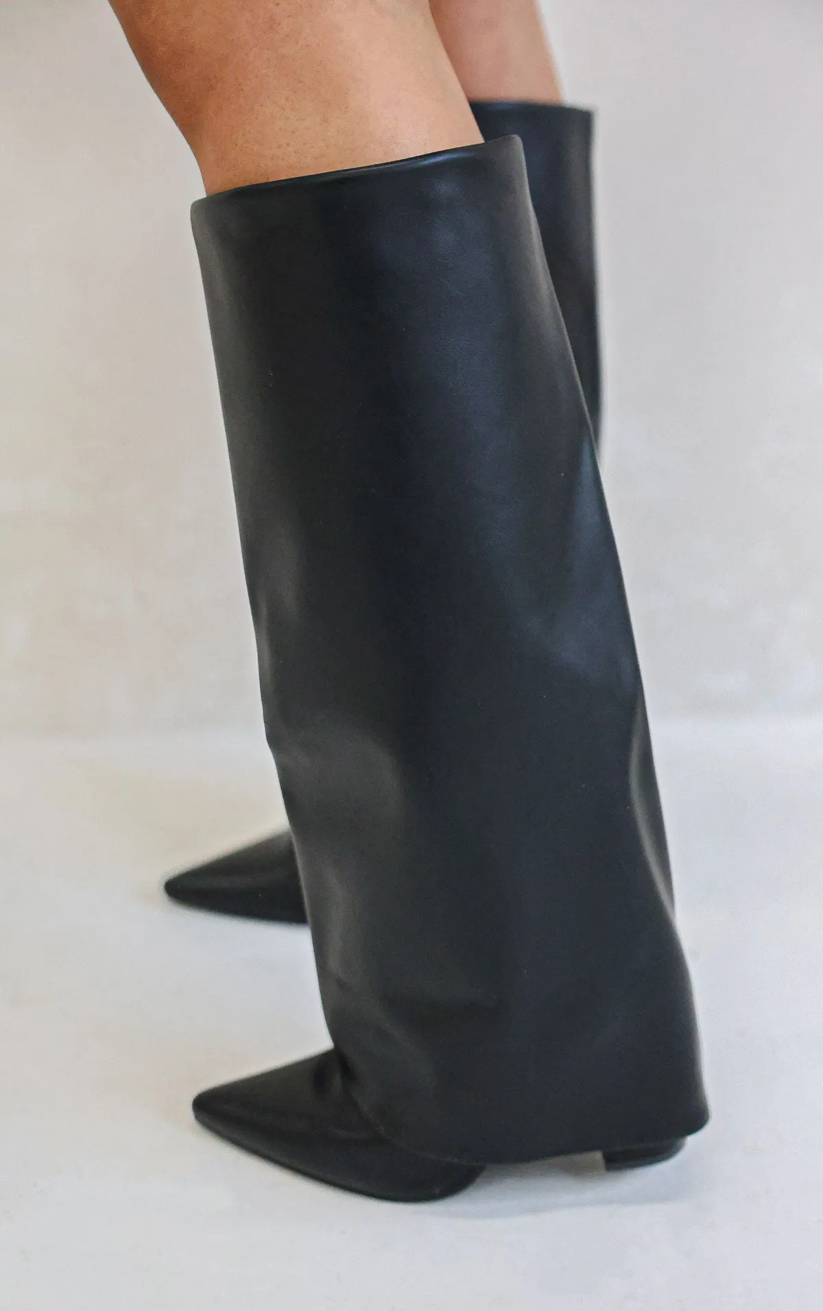 BLACK FAUX LEATHER POINTED TOE KNEE HIGH FOLD OVER SHARK BOOT