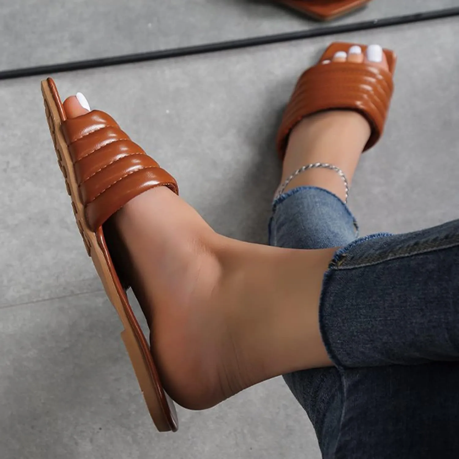 Casual Dress Women's Sandals 2025 Ladies Fashion Solid Color Leather Open Toe Square Head Flat Casual Slipper