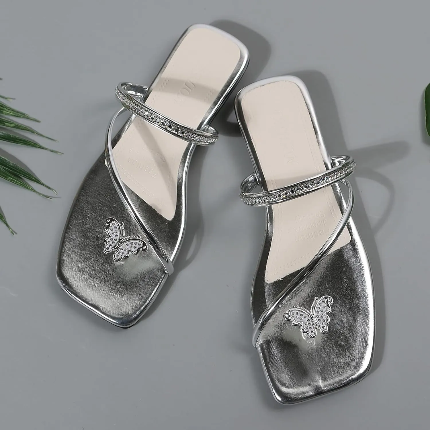 Casual Dress Women's Sandals 2025 Woemn Flat Thong Slippers Butterfly Set Toe Sandals Girls Set Flat Strap