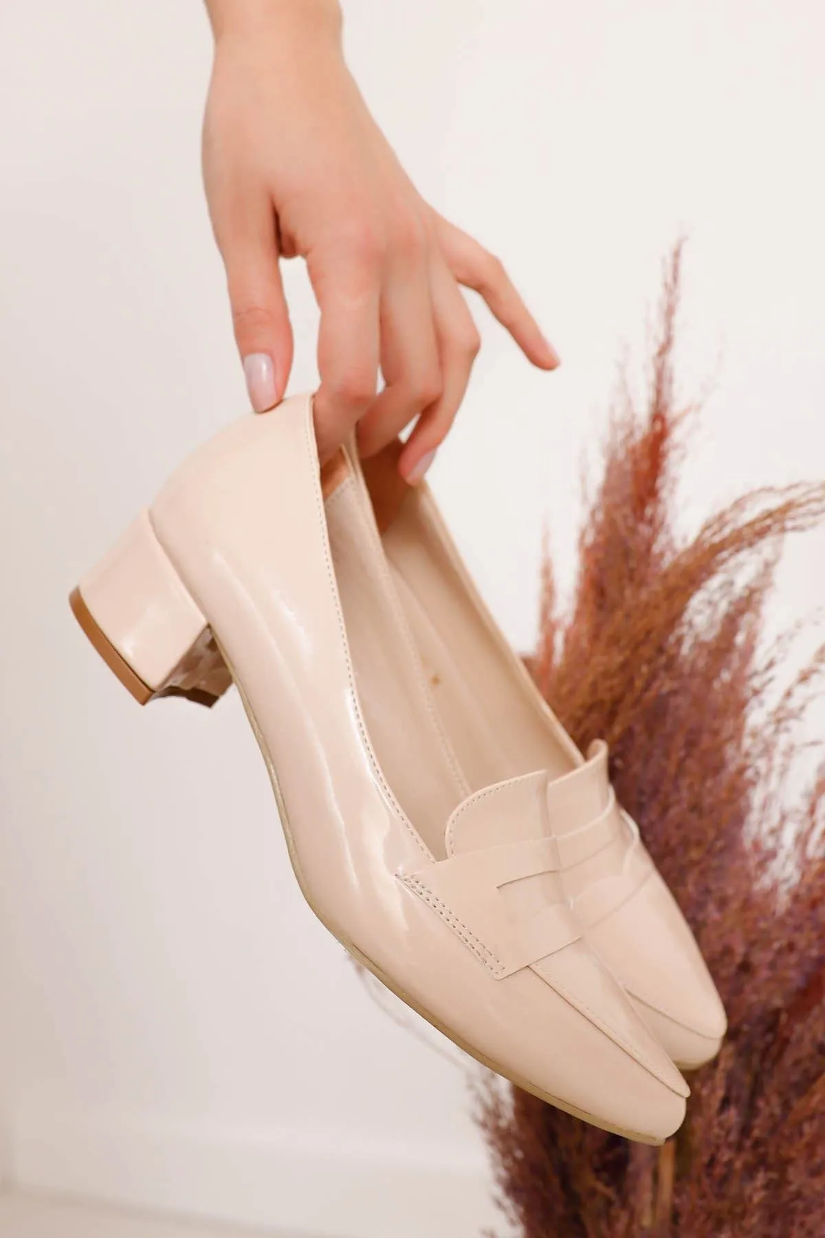 Cream Patent Leather Heeled Women's Shoes