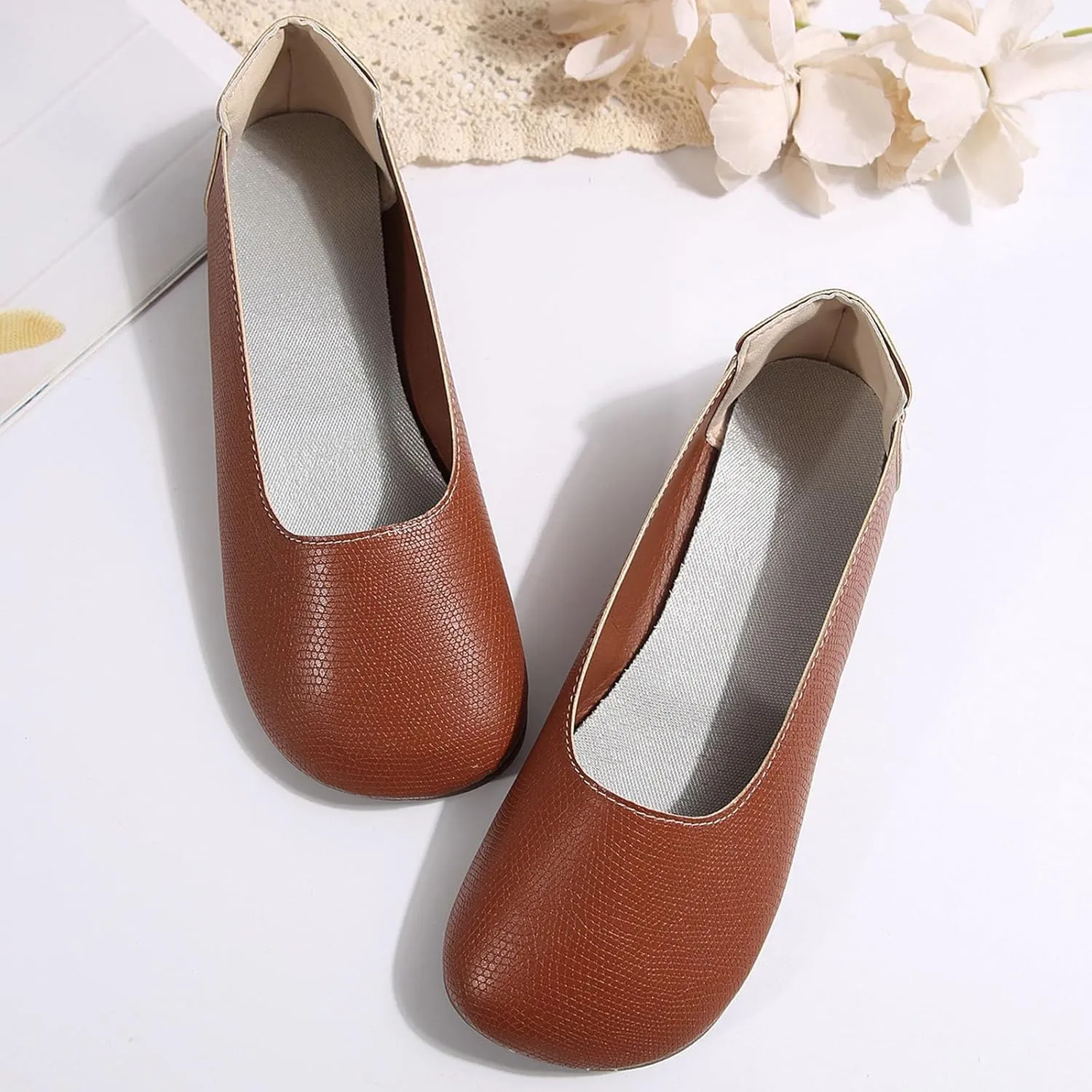 Flat Shoes for Women 2025 Casual Dressy Flat Loafer Leather Shoes Comfort Walking Boat Shoe on Clouds Loafer Comfort Sandals Shoe Slip-ons 2025