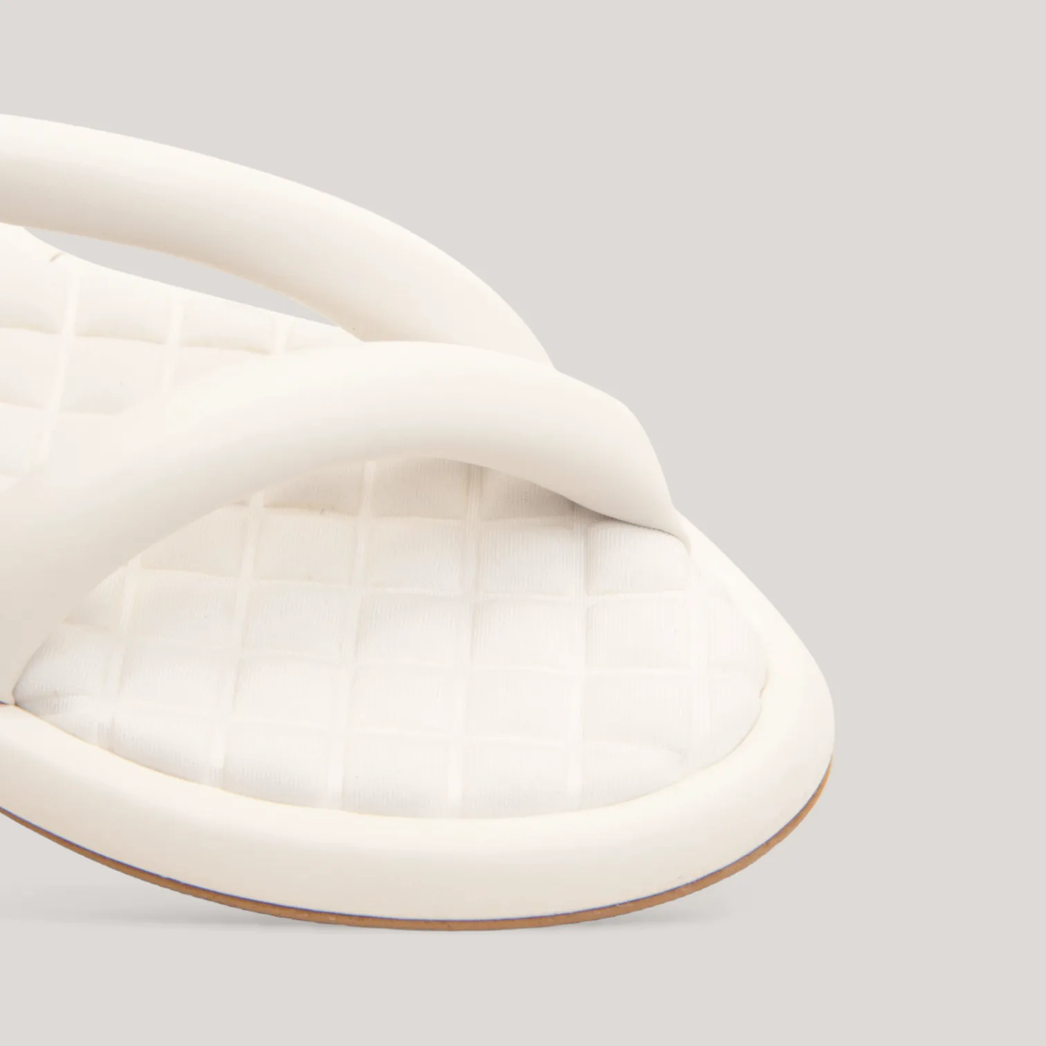 GINA | White Padded Sandals