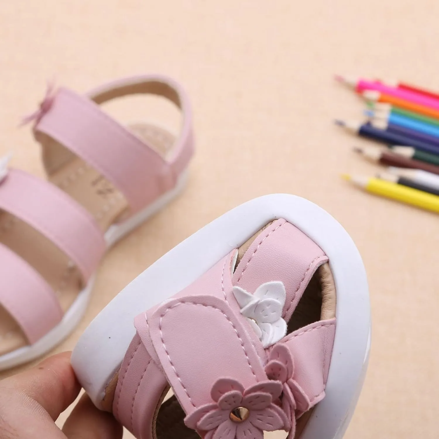 Girls Cute Sandals 2025 Summer Kids Flat Shoes with Adjustable Ankle Strap Slipper Toddler Girl Dress Sandals