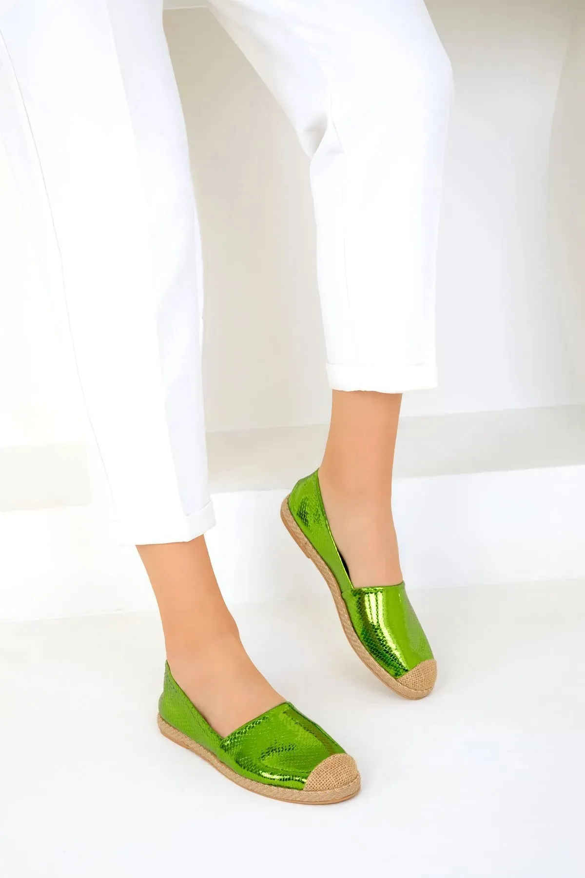 Green Snake Women's Straw Detail Flat Shoes