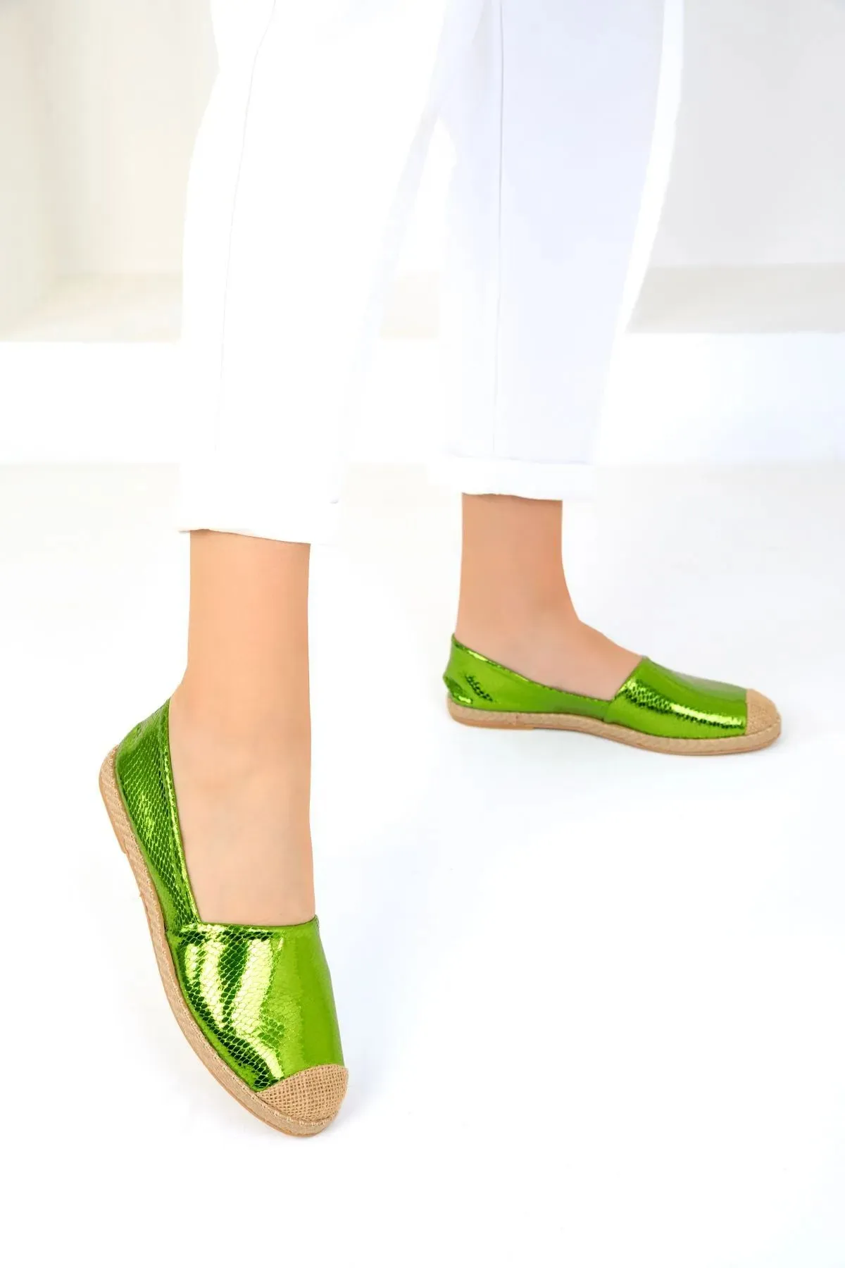 Green Snake Women's Straw Detail Flat Shoes