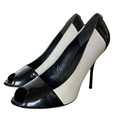 GUCCI White Nubuck Black Patent Peep Toe Pumps, Size 36C