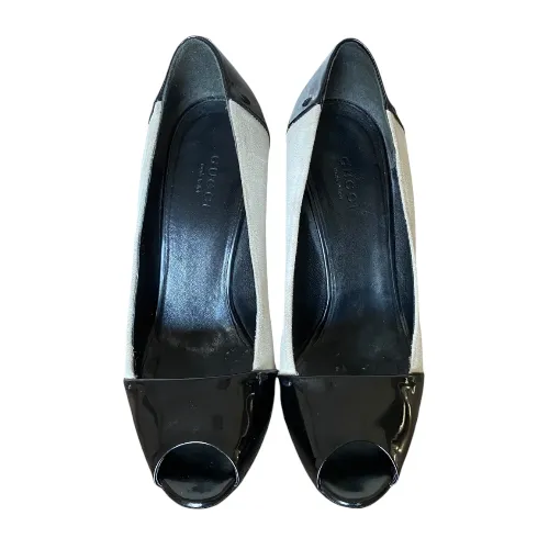 GUCCI White Nubuck Black Patent Peep Toe Pumps, Size 36C