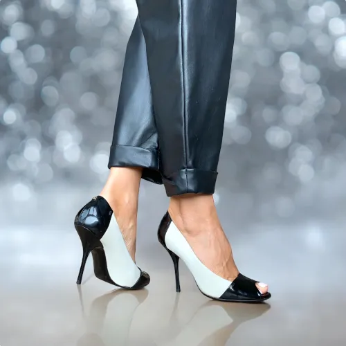 GUCCI White Nubuck Black Patent Peep Toe Pumps, Size 36C