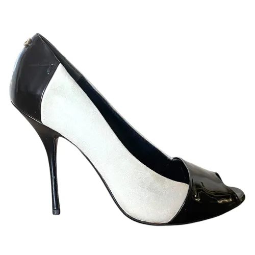 GUCCI White Nubuck Black Patent Peep Toe Pumps, Size 36C