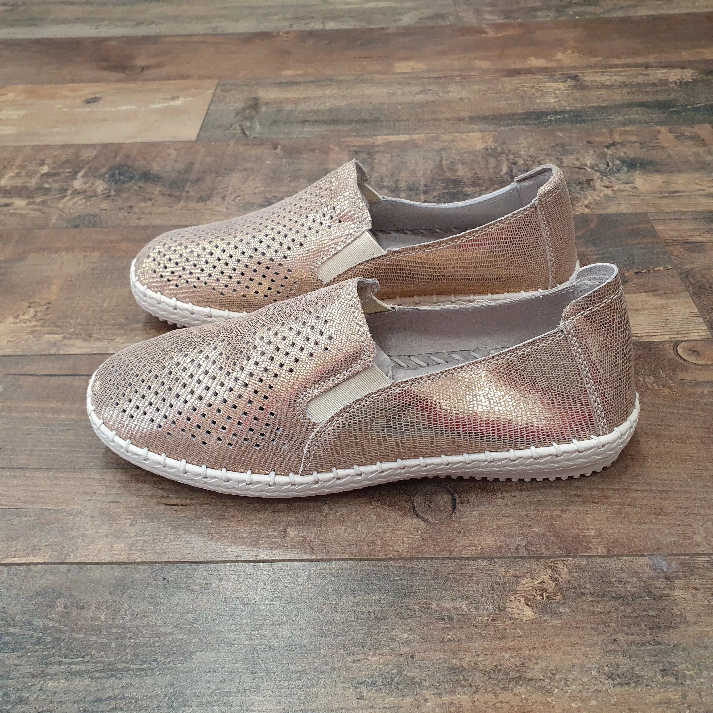 Leather Comfort Plimsoll