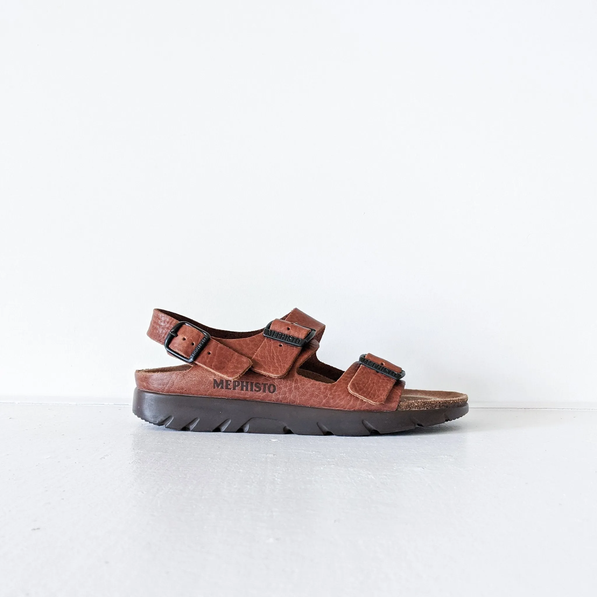 Leather Mephisto Zeus Slingback Sandal in Chestnut