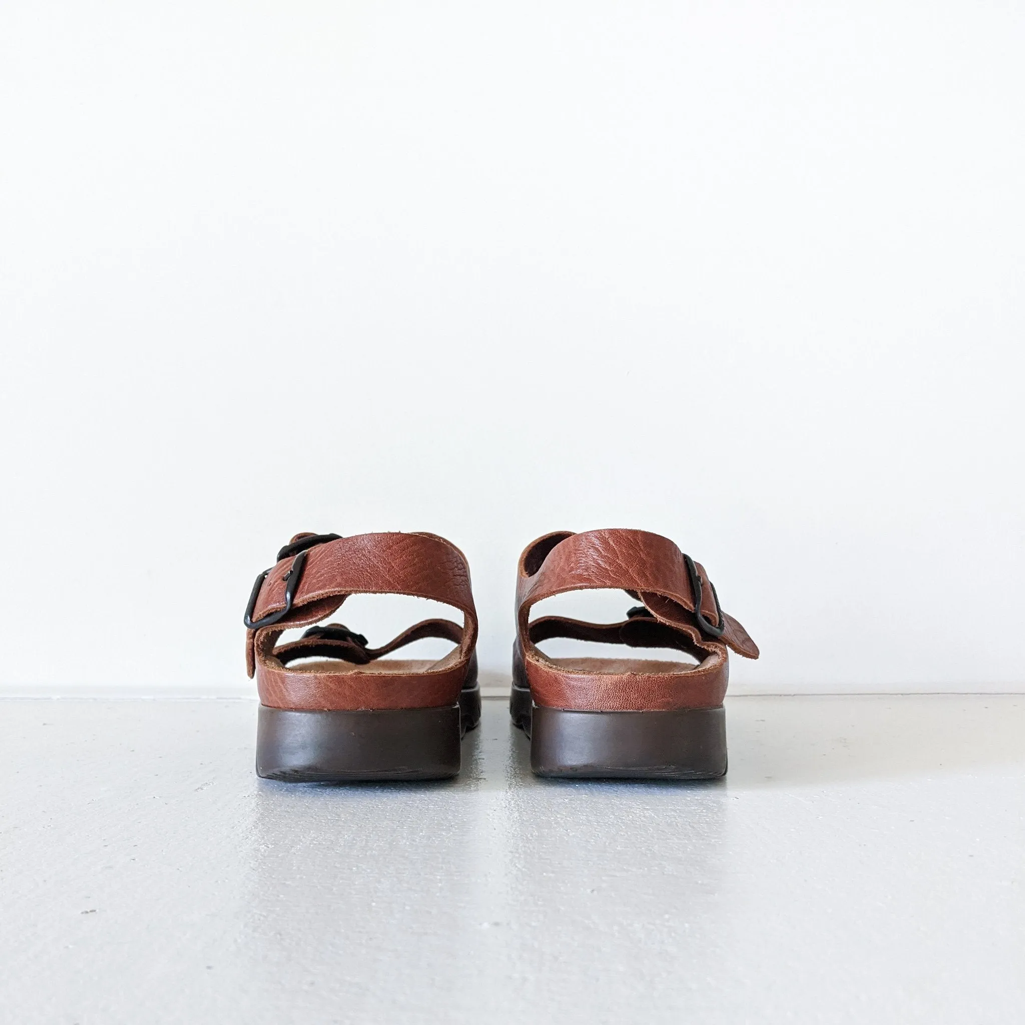 Leather Mephisto Zeus Slingback Sandal in Chestnut