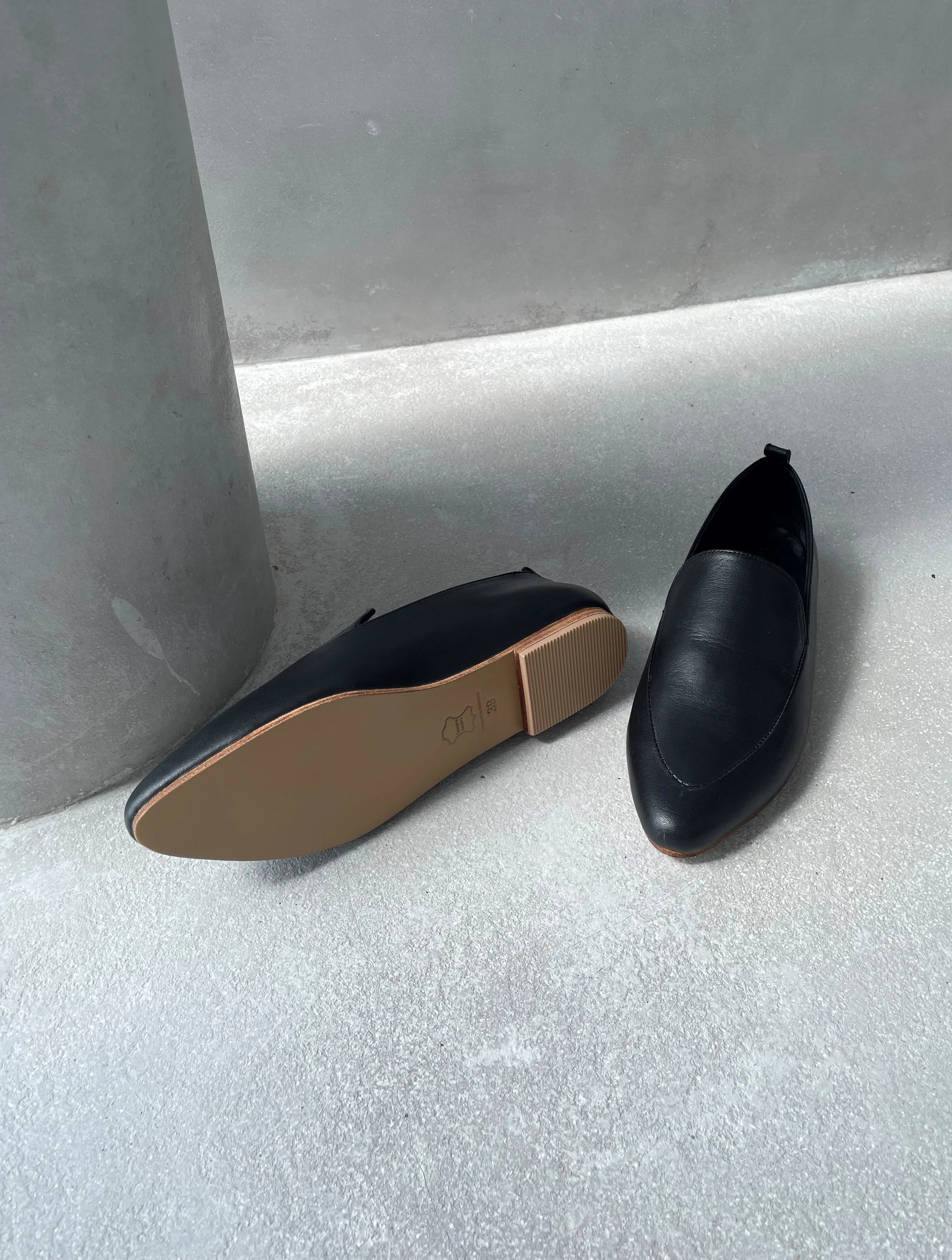 Love78 Leather Loafer