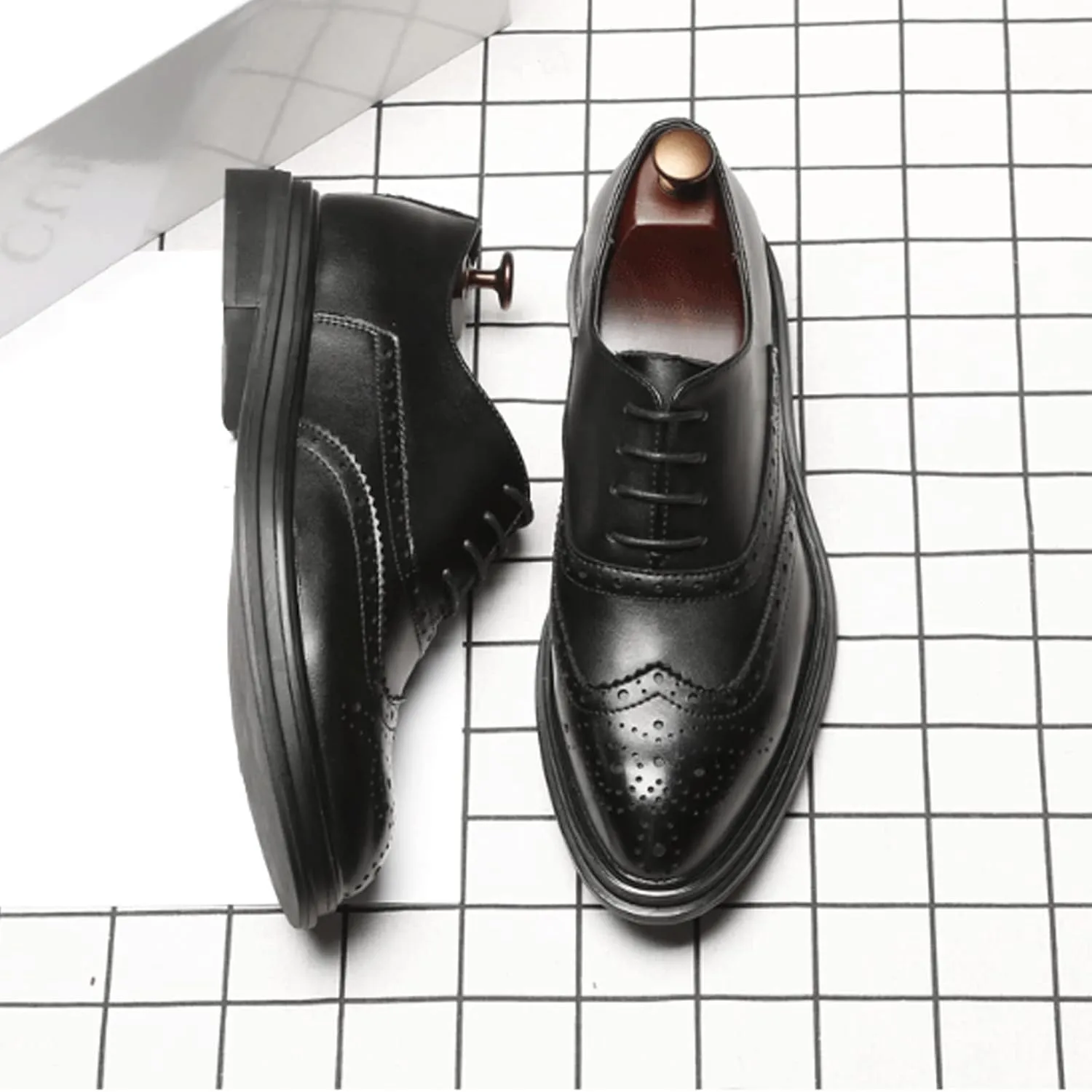 Men's Brogue Carved Derby Shoes,Handmade British Style Elastic Band Round Toe Low Top Wingtip Oxfords Formal Shoes