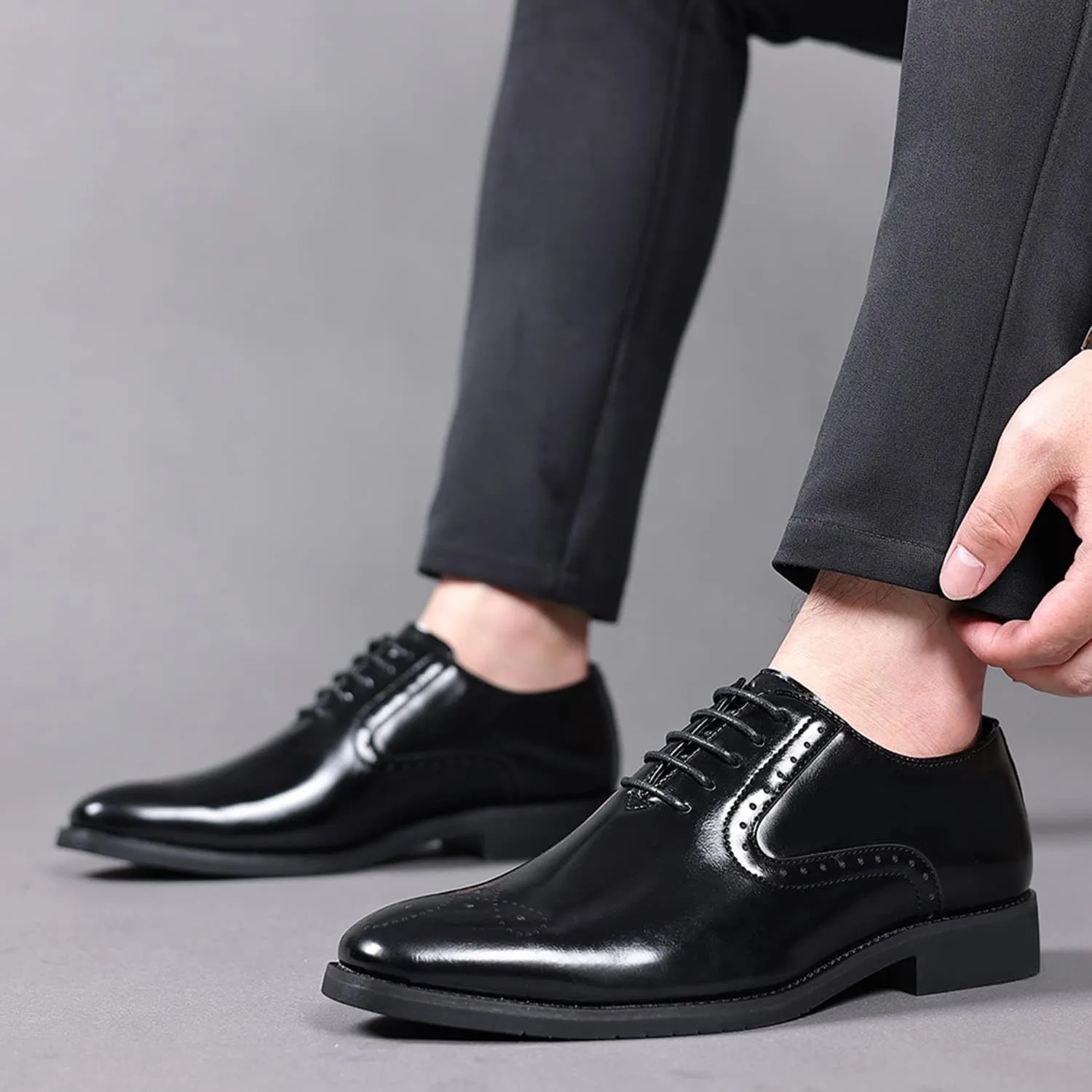 Men's Business Casual Dress Shoes Classic Wingtip Lace-Up Brogues Modern Formal Oxfords Shoes