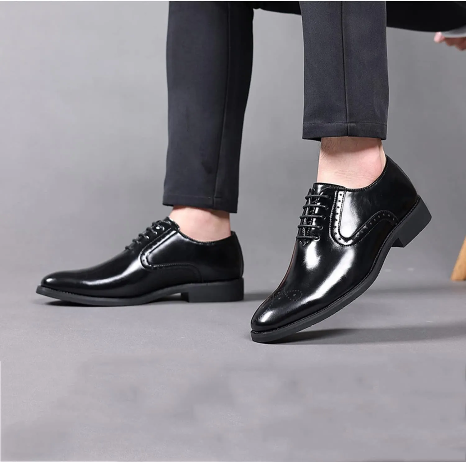 Men's Business Casual Dress Shoes Classic Wingtip Lace-Up Brogues Modern Formal Oxfords Shoes