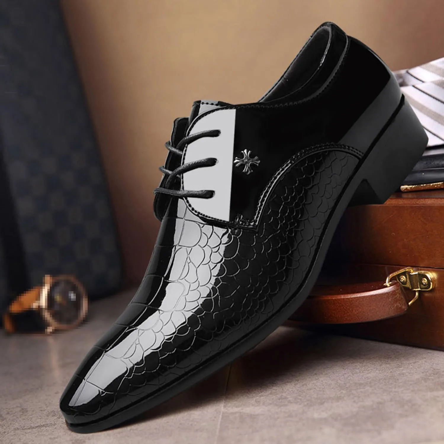 Mens Fashion Black Patent Leather Shoes Lace Up Derbys Formal Business Shoes Pointed Toe Shiny Flat Dress Shoes