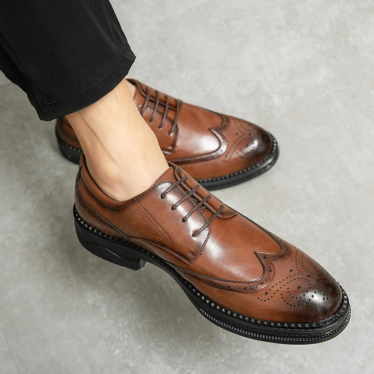 Men's Modern Business Casual Dress Shoes Classic Wingtip Lace-Up Brogues Formal Oxfords Suit Shoes