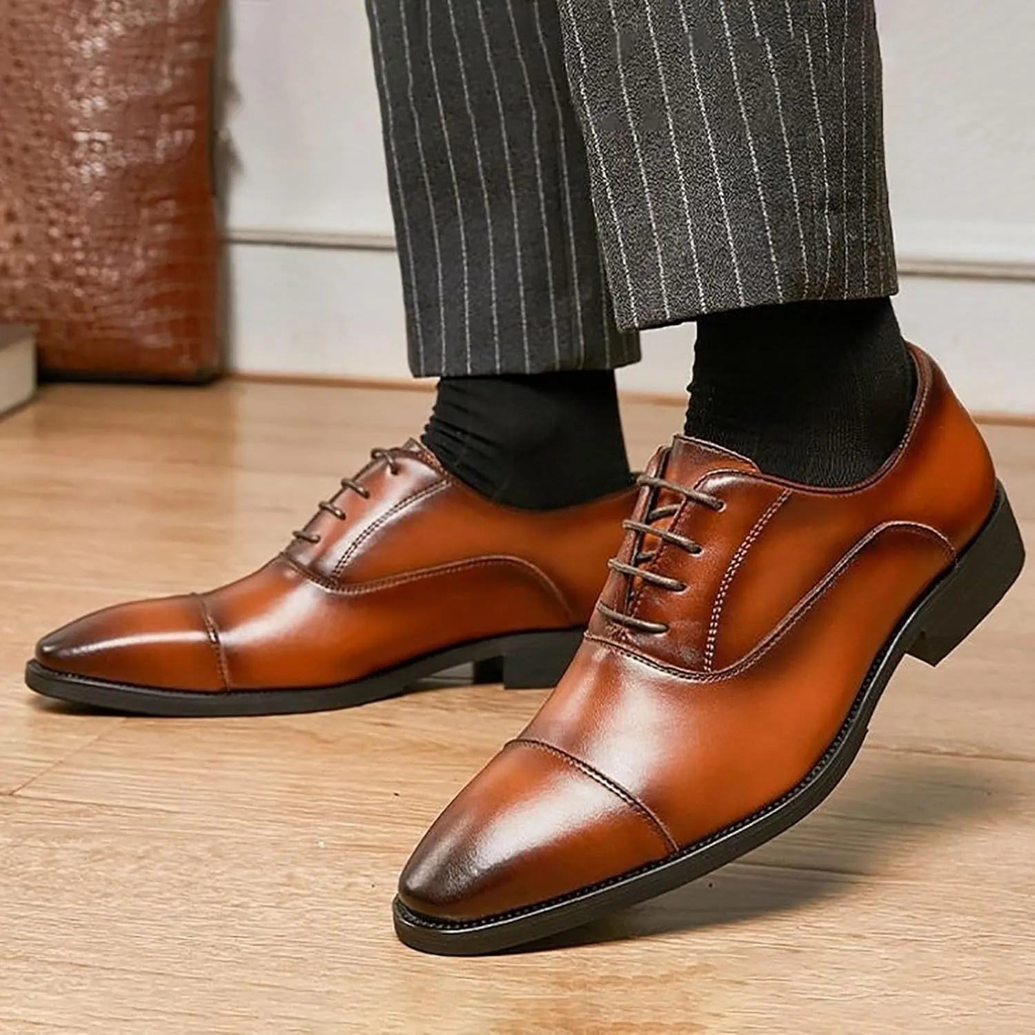 Men's Oxford Dress Classic Business Cap Toe Leather Shoes， Modern Lace Up Wingtip Genuine Leather Dress Men Shoes