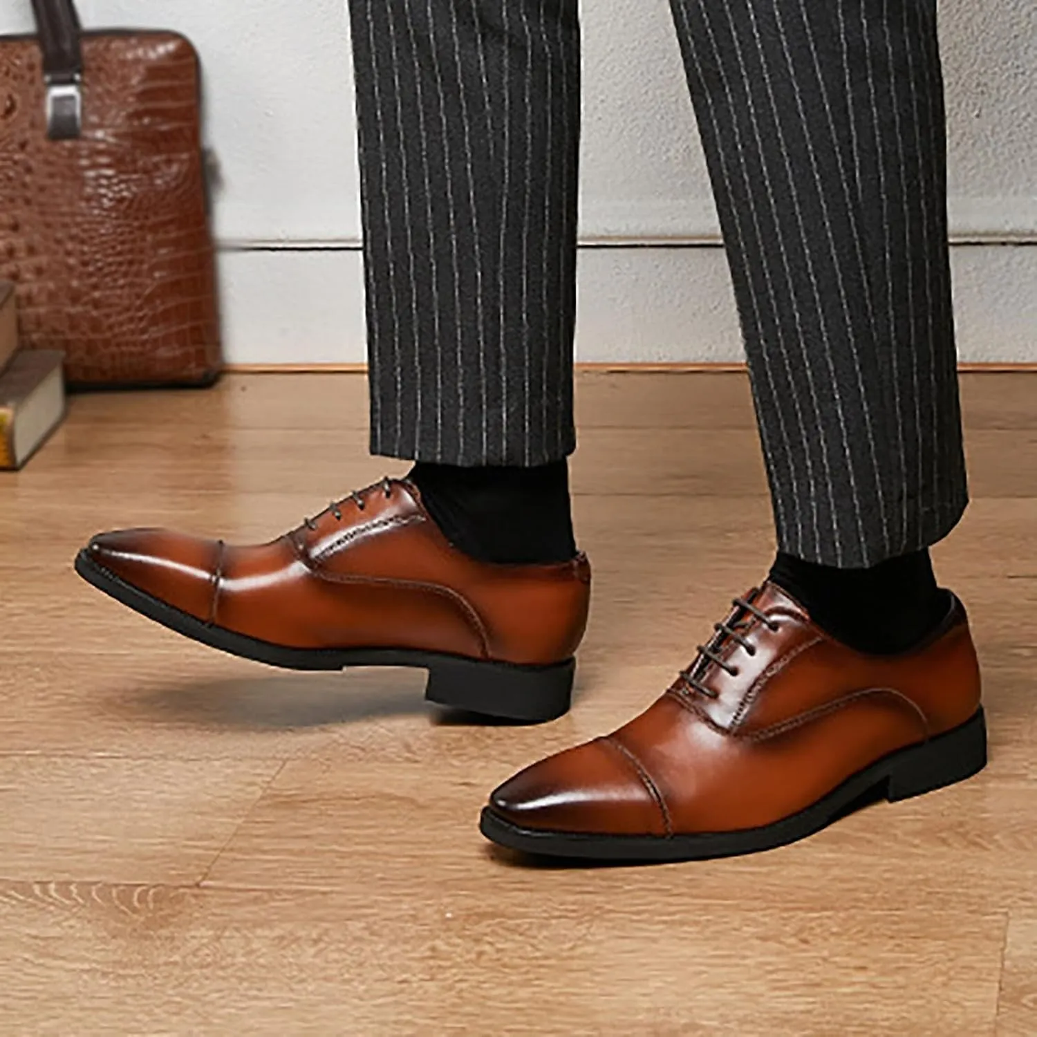 Men's Oxford Dress Classic Business Cap Toe Leather Shoes， Modern Lace Up Wingtip Genuine Leather Dress Men Shoes