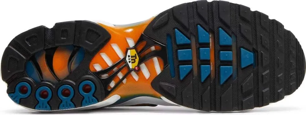 Nike Air Max Plus TN 'White Hiking Carabiner Kumquat' (2022)