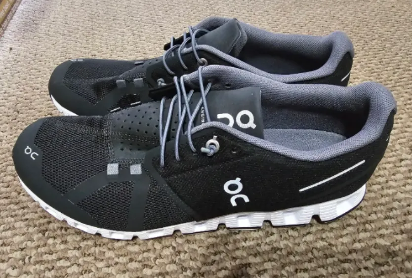 On Men's Cloud Sneakers size 9