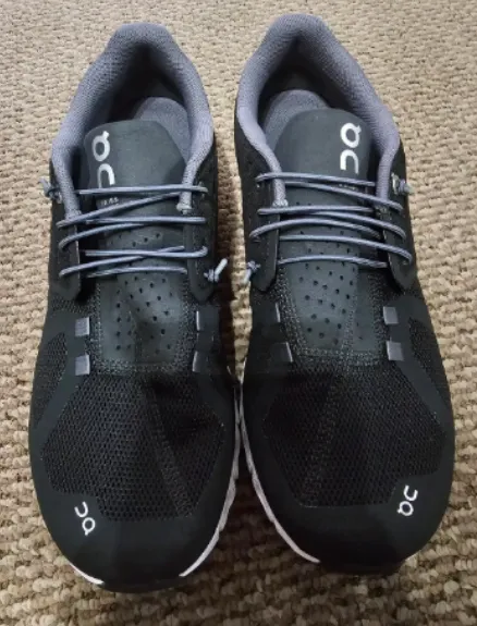 On Men's Cloud Sneakers size 9