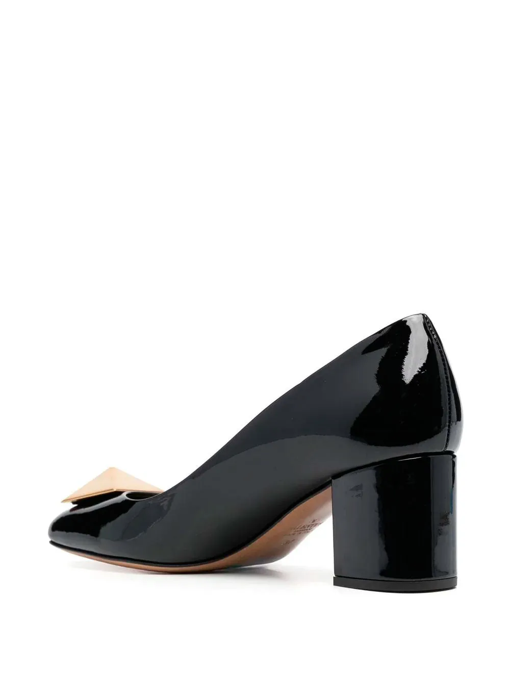 One Stud black patent leather pumps