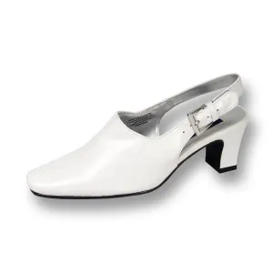 PEERAGE Zoe Women's Wide Width Leather Slingback Pumps
