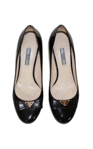 PRADA Logo Bow Black Patent Leather Classic Pumps