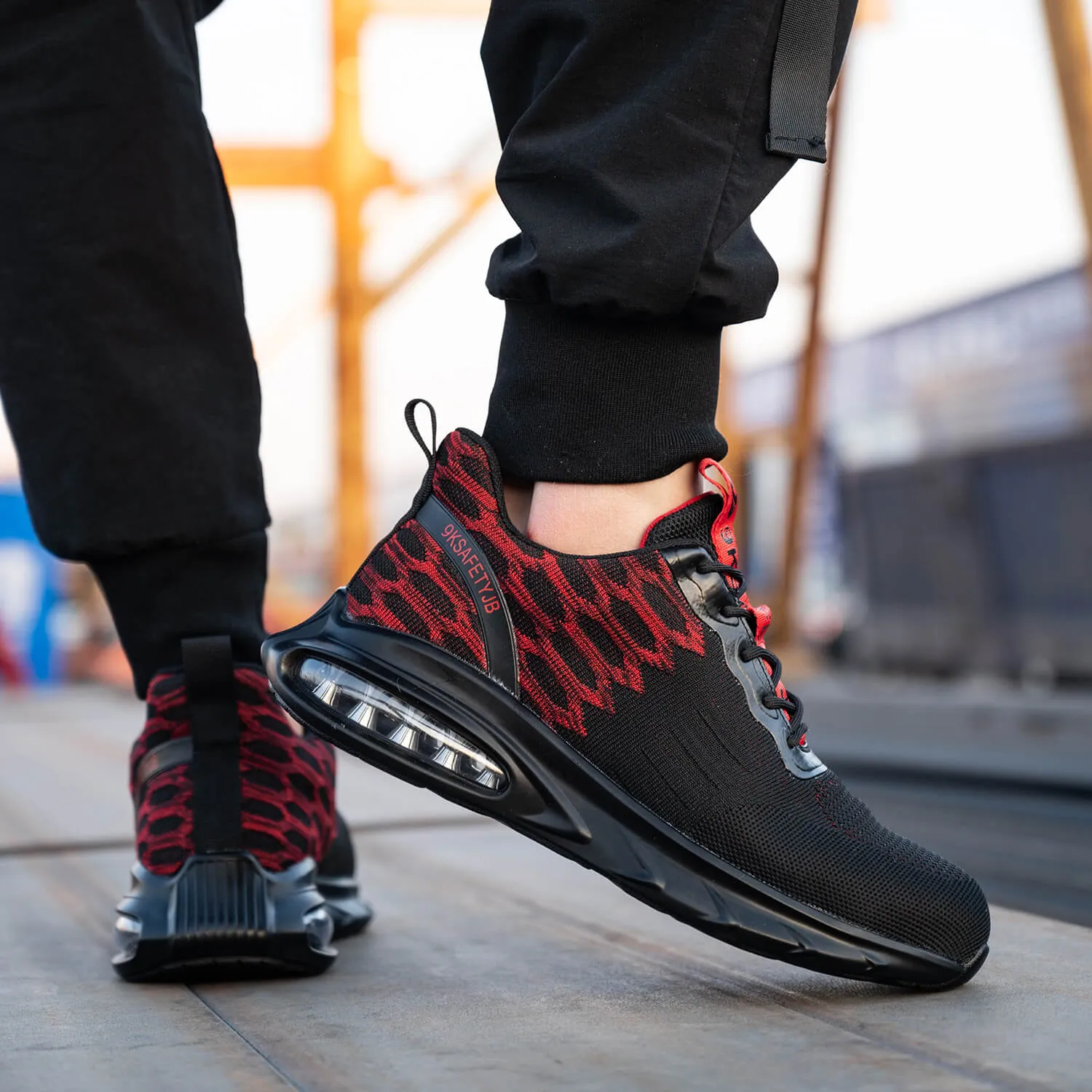 SHIELDLITE™ STEEL TOE LIGHTWEIGHT SAFETY SNEAKERS