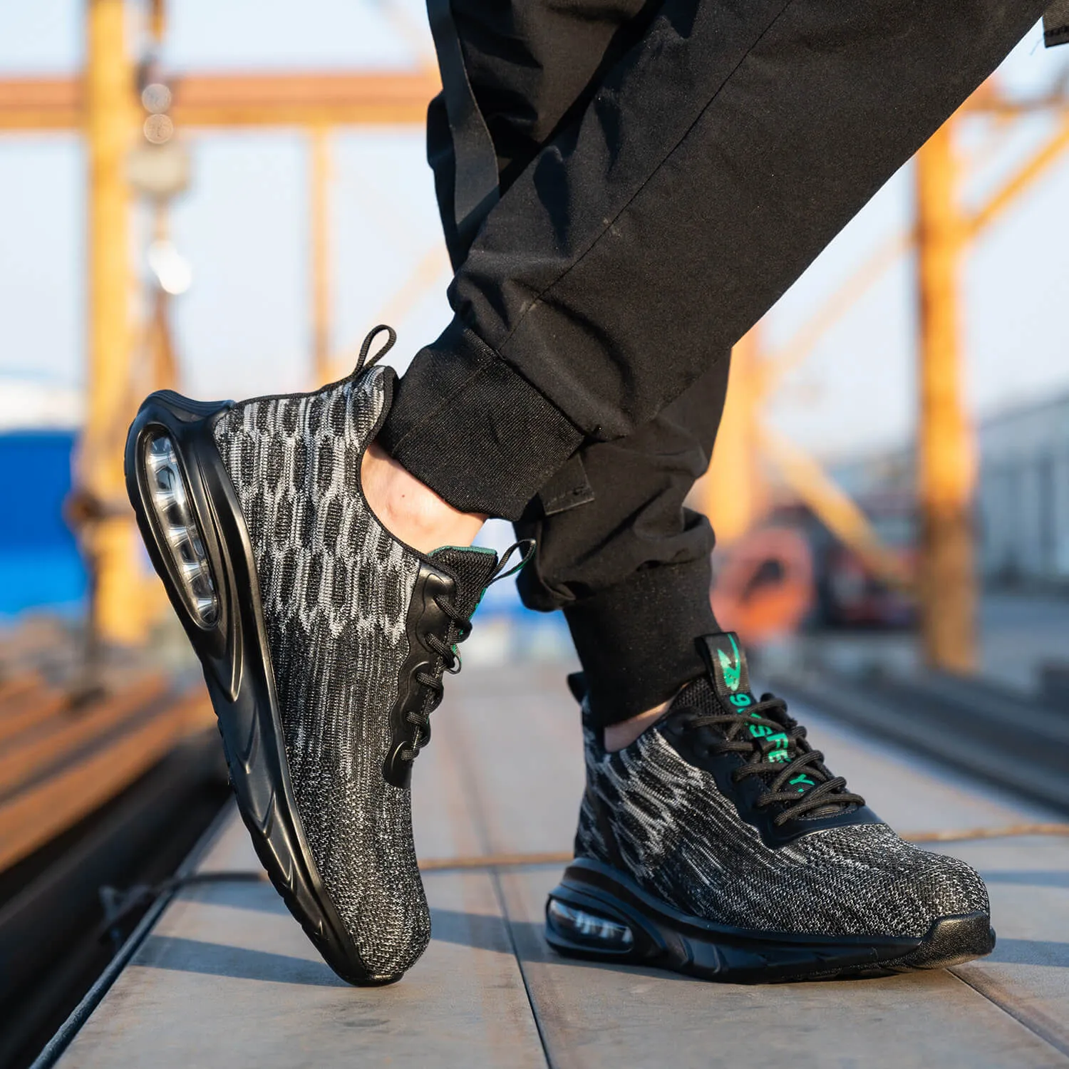 SHIELDLITE™ STEEL TOE LIGHTWEIGHT SAFETY SNEAKERS