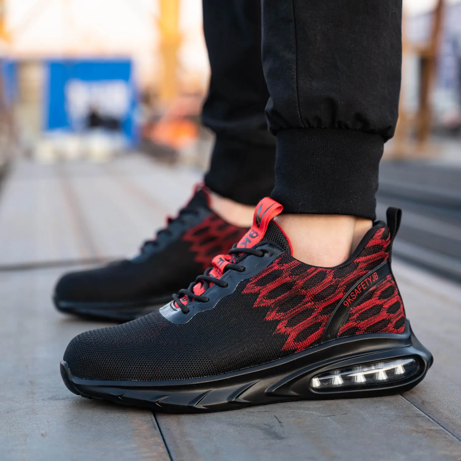SHIELDLITE™ STEEL TOE LIGHTWEIGHT SAFETY SNEAKERS