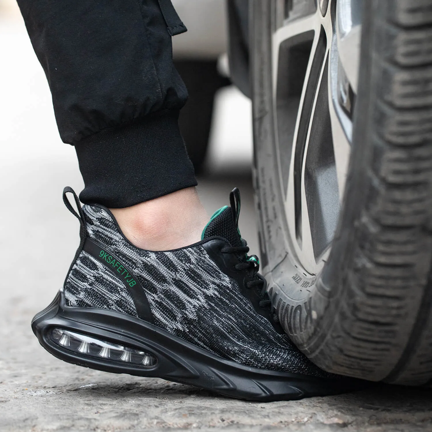 SHIELDLITE™ STEEL TOE LIGHTWEIGHT SAFETY SNEAKERS