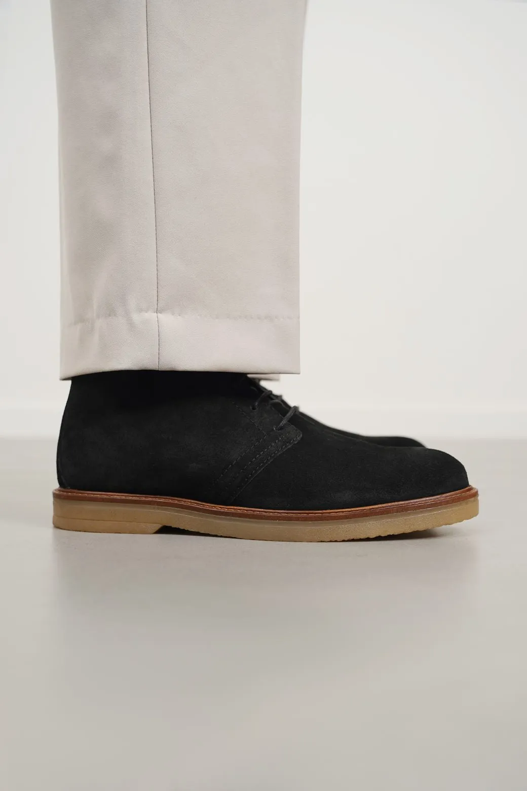 SUEDE CHUKKA BOOTS