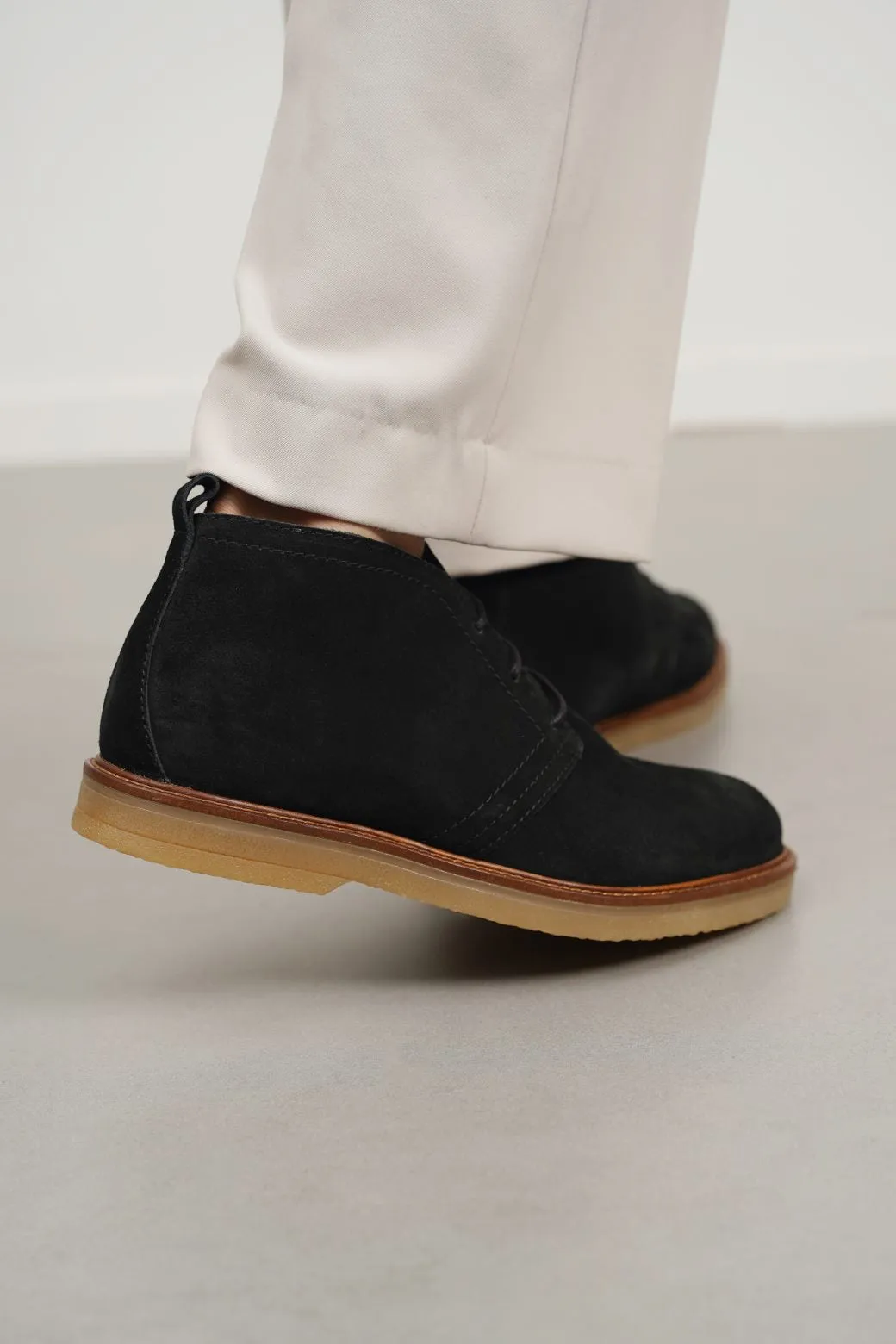 SUEDE CHUKKA BOOTS