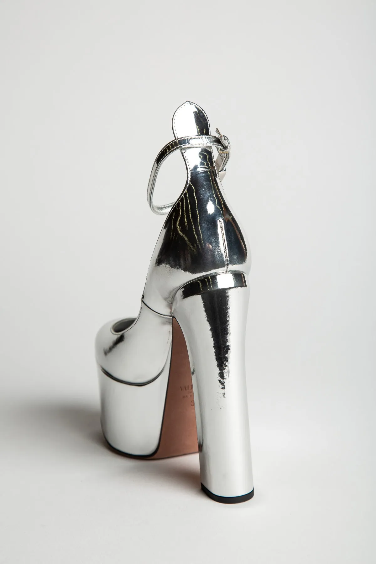 VALENTINO GARAVANI | PATENT LEATHER PUMPS