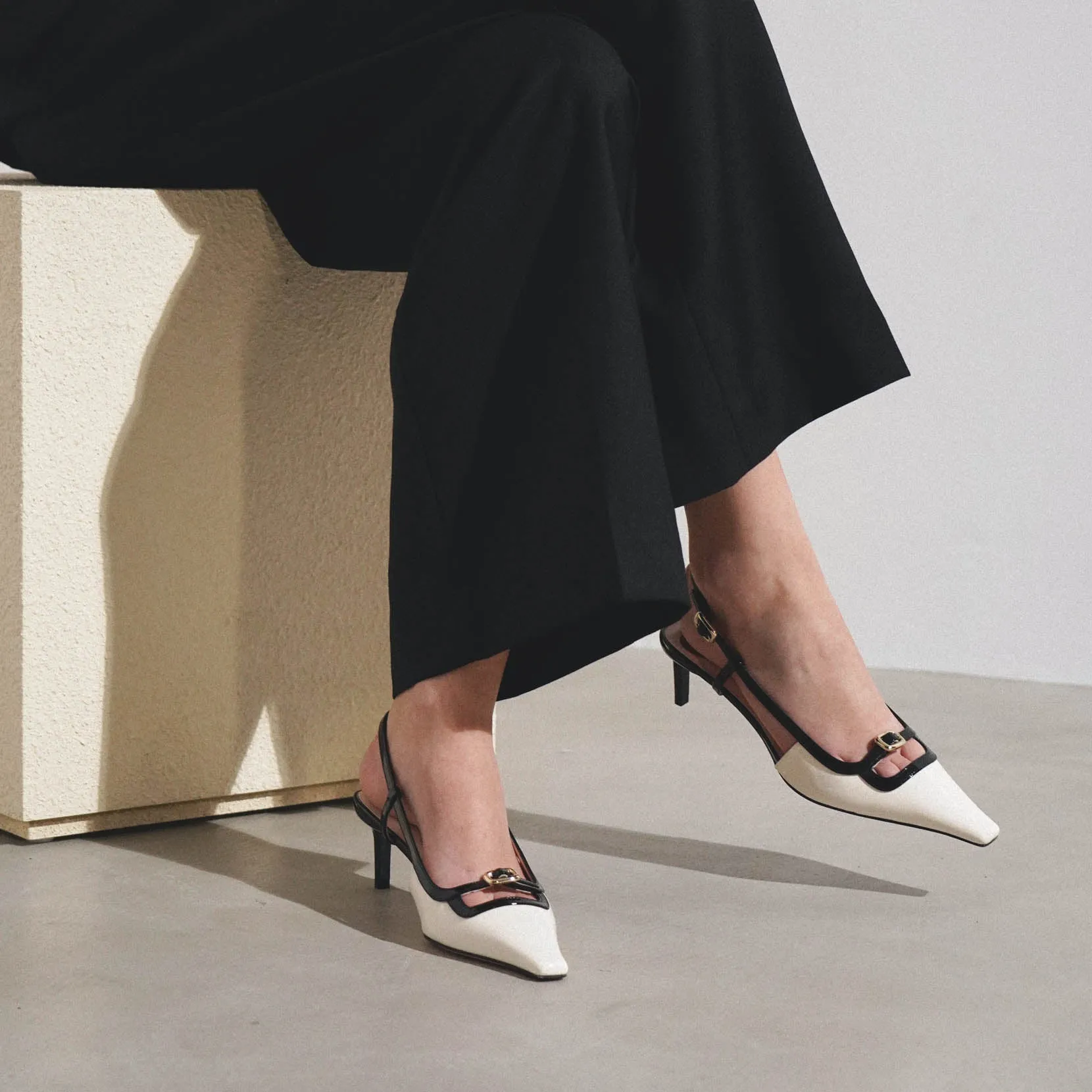 Viv Canard 55 white slingbacks