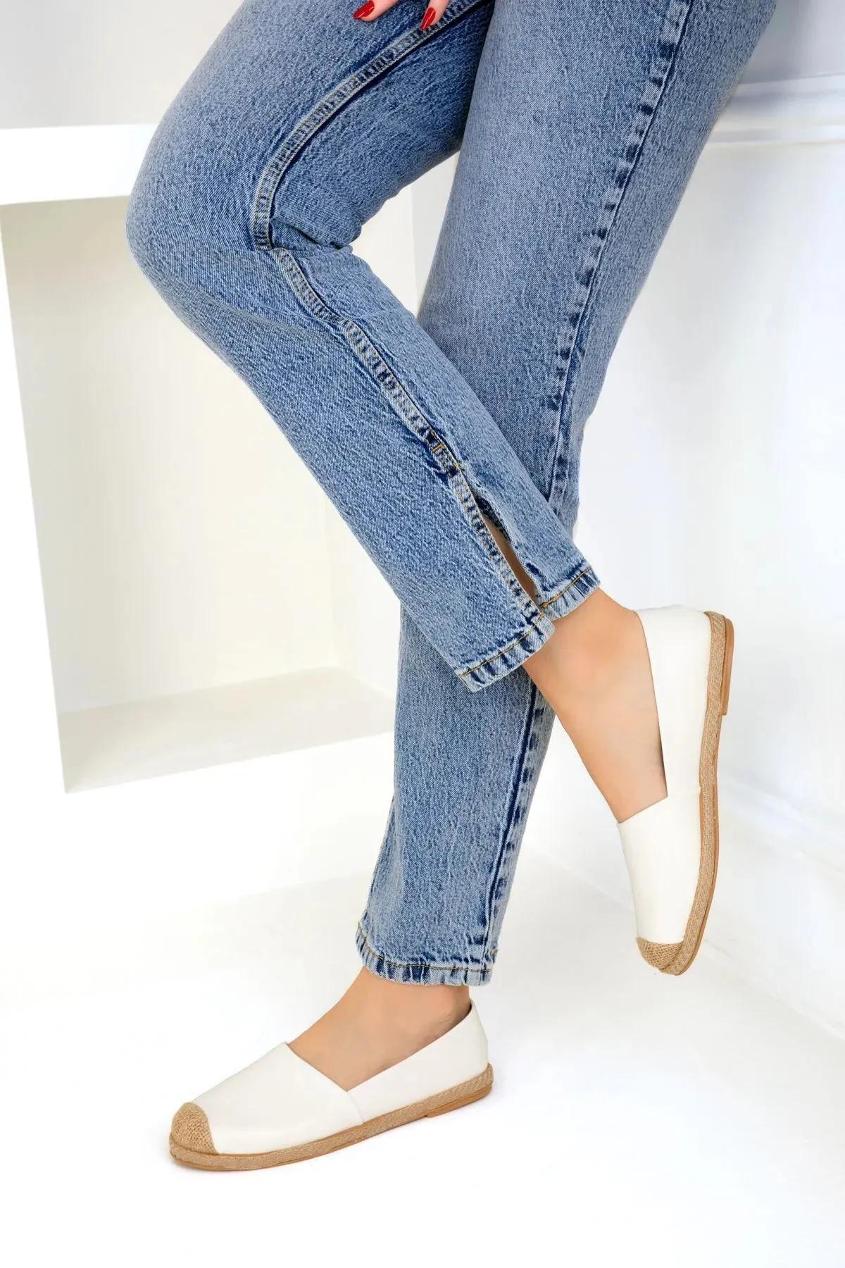 White Women's Straw Detail Flat Shoes