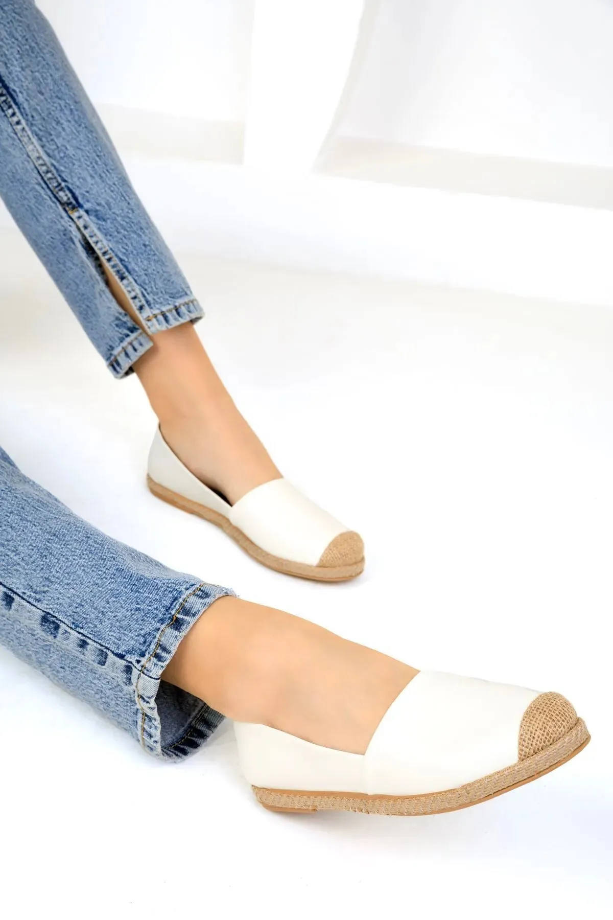 White Women's Straw Detail Flat Shoes