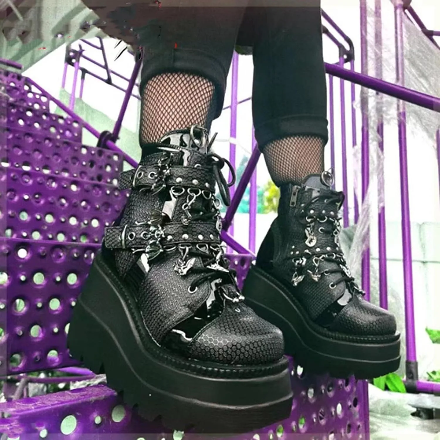 Women Black Lace up Goth Platform Boots Round-Toe Lace Up Combat Ankle Boots Cosplay Fashion Punk Motorcycle Booties
