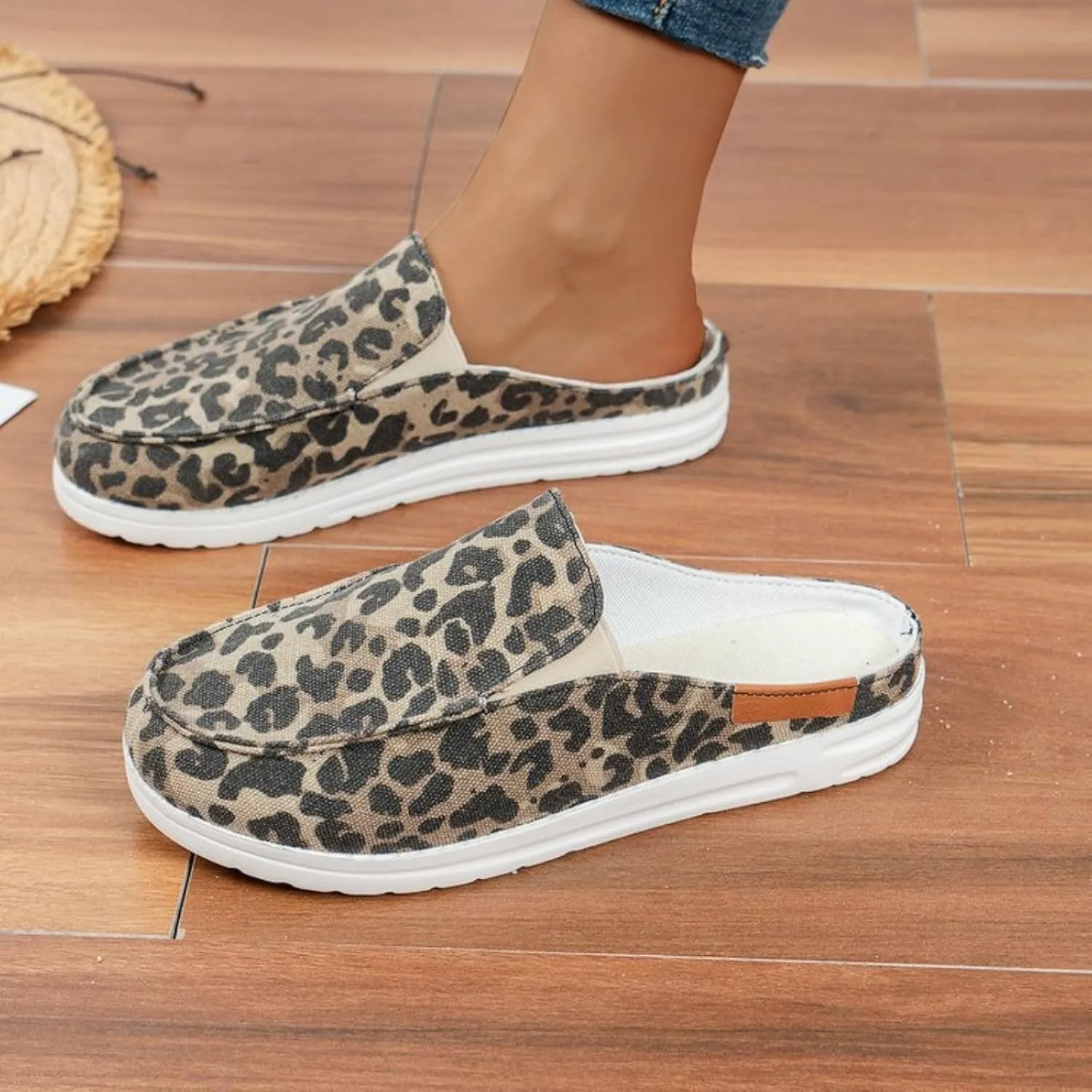 Women Canvas Slip On Lightweight Mule Sneaker,Summer Fashion Back Flats Walking Shoes Closed Round Toe Low Top Casual Loafer Comfort Leopard Print Flat Slippers,Non-Slip Sneakers 2025