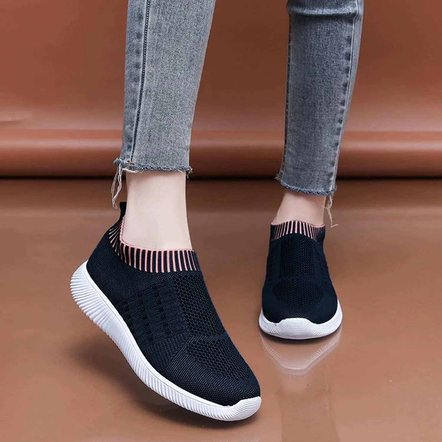 Women Slip On Sneakers Lightweight Walking Shoes Breathable Mesh Casual Comfortable Flats Non Slip Loafers