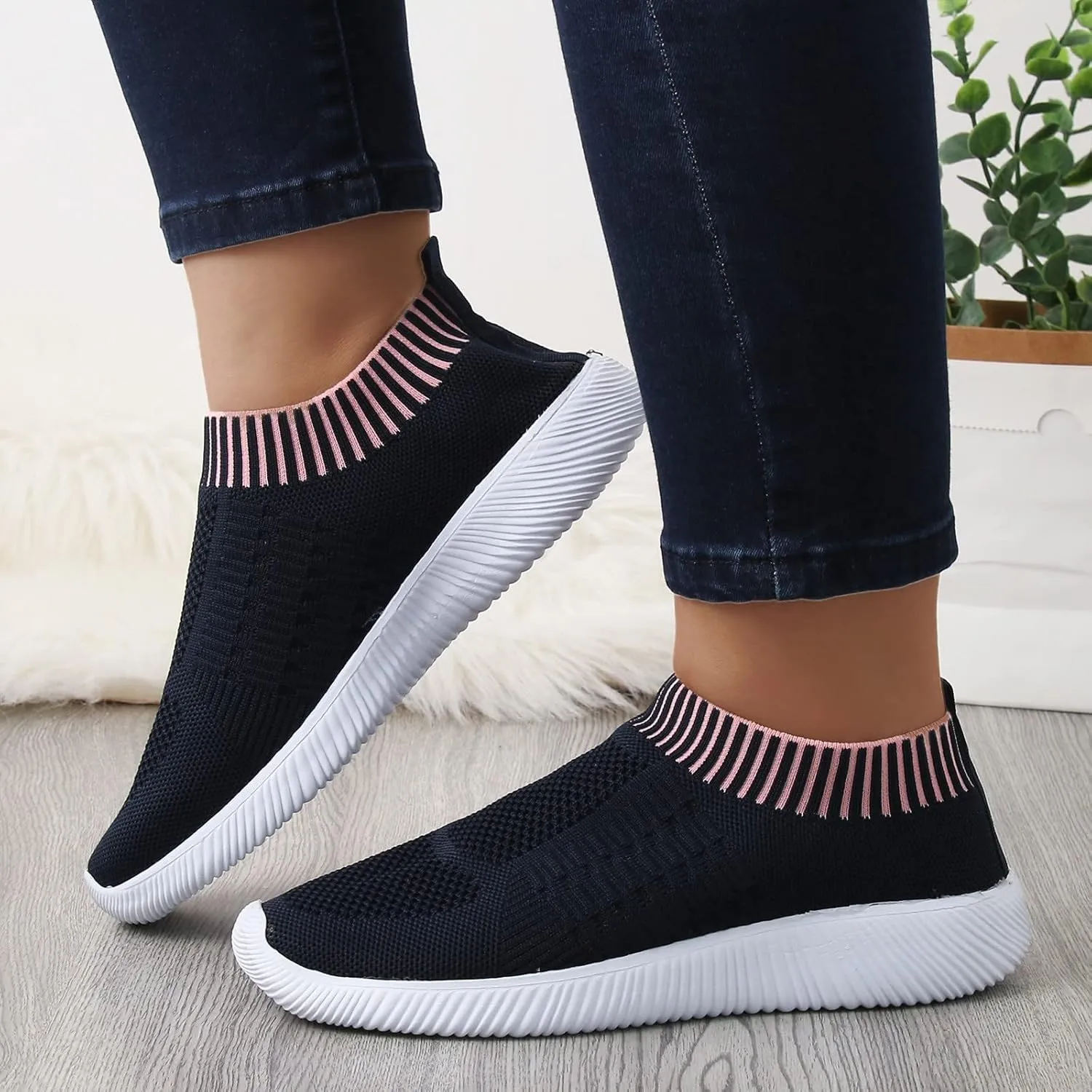 Women Slip On Sneakers Lightweight Walking Shoes Breathable Mesh Casual Comfortable Flats Non Slip Loafers
