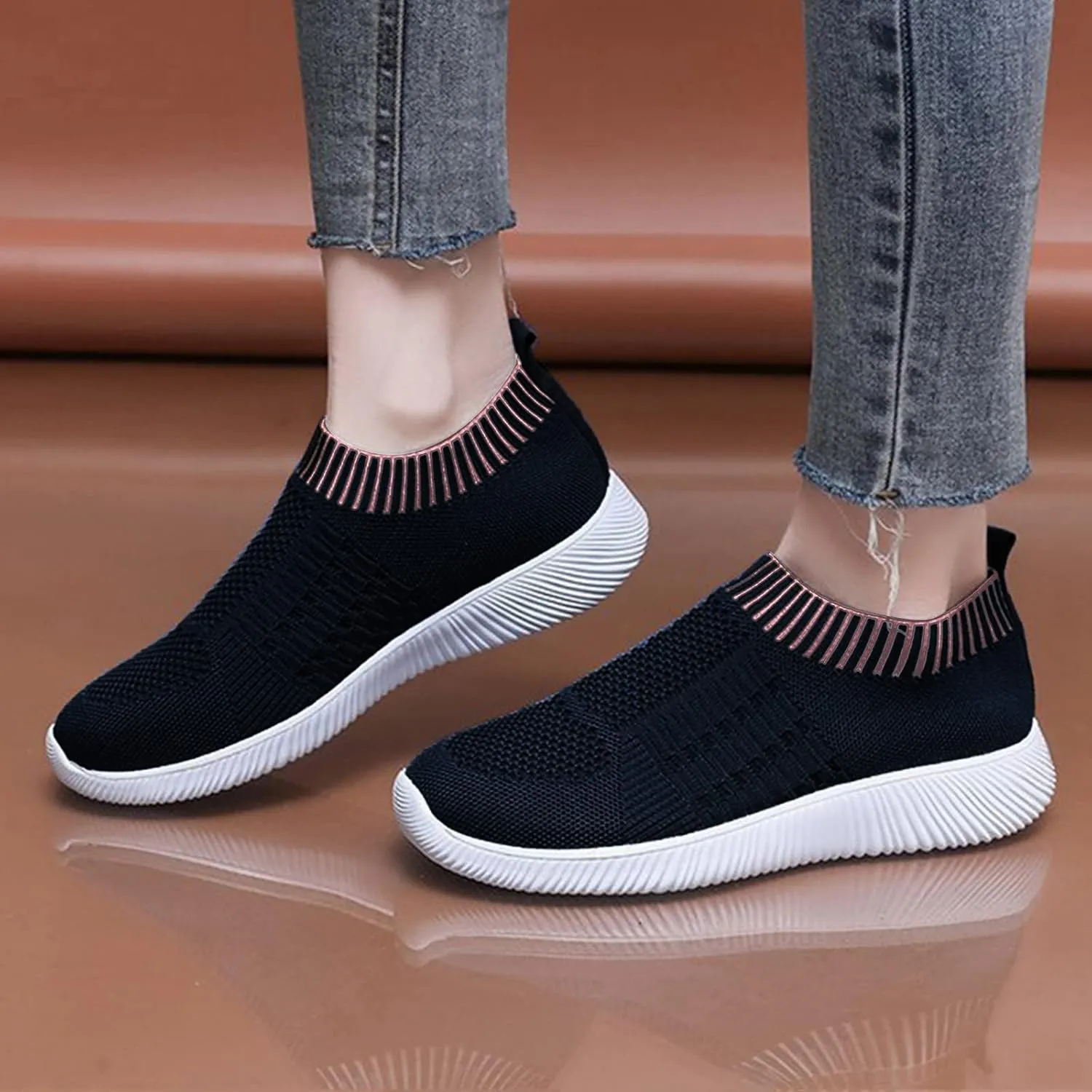 Women Slip On Sneakers Lightweight Walking Shoes Breathable Mesh Casual Comfortable Flats Non Slip Loafers
