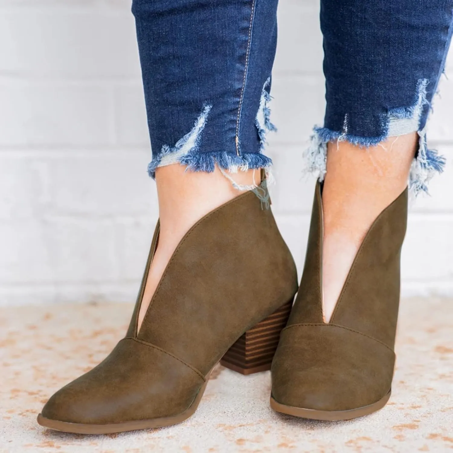 Womens Boots Retro PU Leather Chunky Heels V-shaped Boots for Women Round Toe Comfortable Casual Ankle Boots