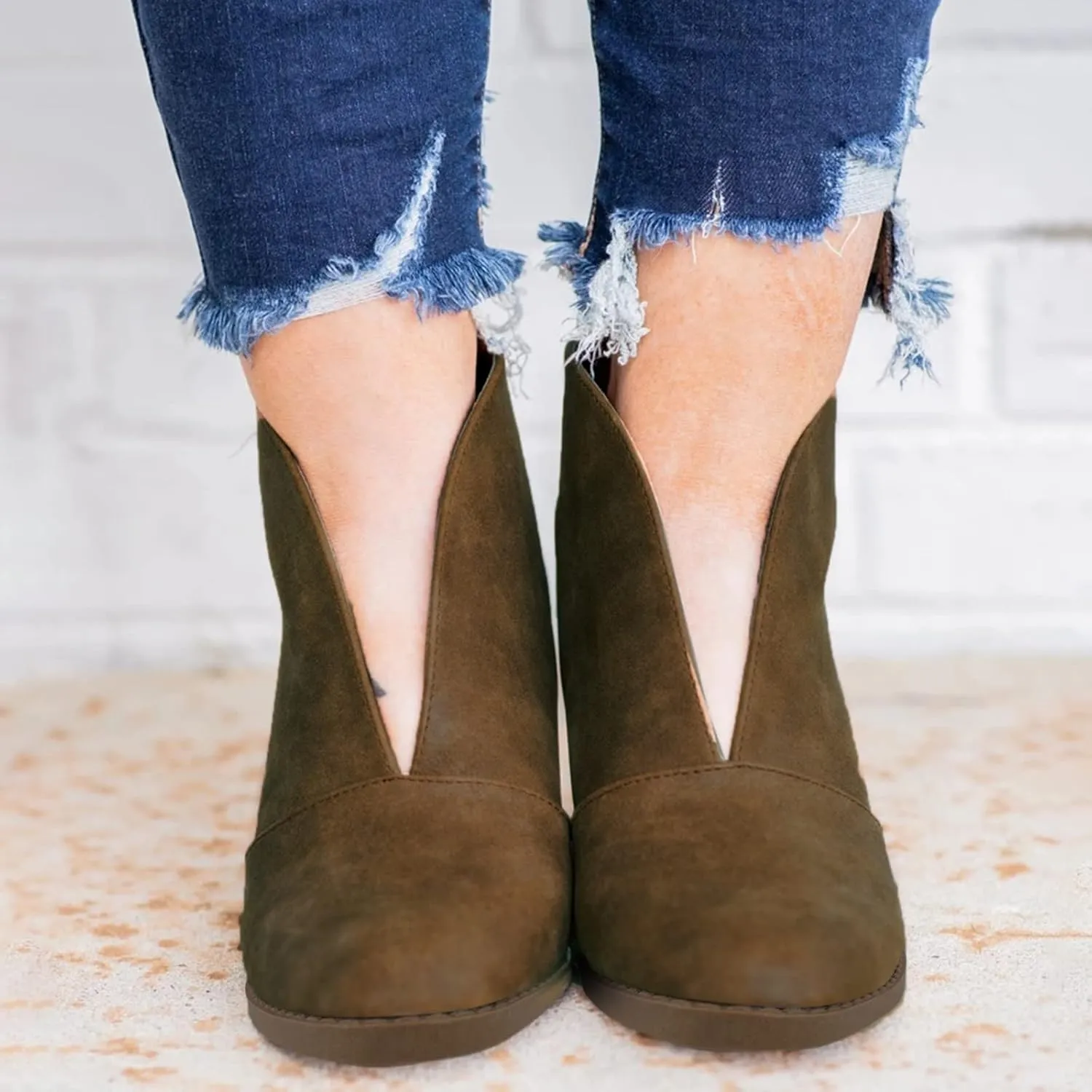 Womens Boots Retro PU Leather Chunky Heels V-shaped Boots for Women Round Toe Comfortable Casual Ankle Boots